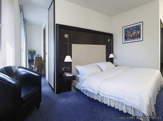 Hotel De Bonlieu Annecy Room photo